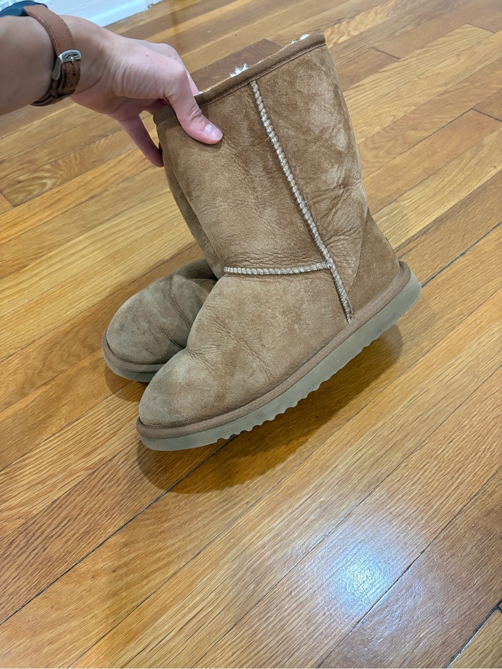 UGG Classic Short Boots - Picture 4 of 9